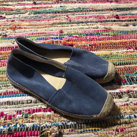 Blue Beschy Flats Made in Spain - Picture 2 of 2